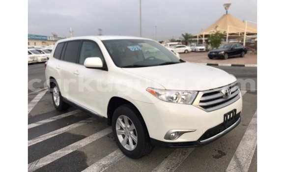 Acheter Import Voiture Toyota Highlander Blanc à Import - Dubai, Bujumbura Acheter Import Voiture Toyota Highlander Blanc à Import - Dubai, Bujumbura