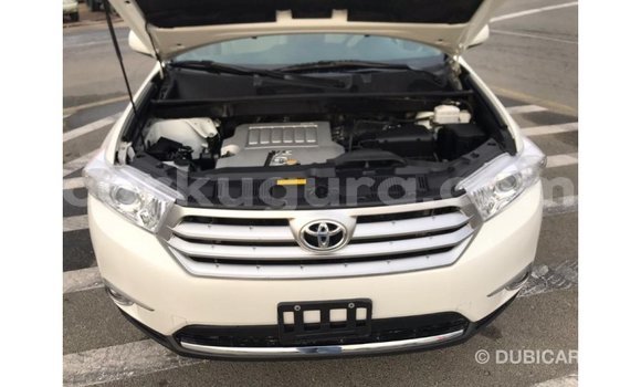 Acheter Import Voiture Toyota Highlander Blanc à Import - Dubai, Bujumbura Acheter Import Voiture Toyota Highlander Blanc à Import - Dubai, Bujumbura
