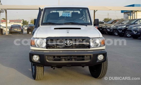 Acheter Import Voiture Toyota Land Cruiser Blanc à Import - Dubai, Bujumbura Acheter Import Voiture Toyota Land Cruiser Blanc à Import - Dubai, Bujumbura