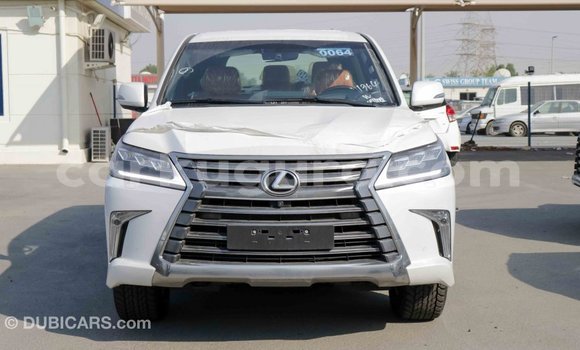 Acheter Import Voiture Lexus LX Blanc à Import - Dubai, Bujumbura Acheter Import Voiture Lexus LX Blanc à Import - Dubai, Bujumbura