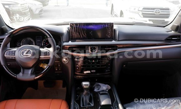 Acheter Import Voiture Lexus LX Blanc à Import - Dubai, Bujumbura Acheter Import Voiture Lexus LX Blanc à Import - Dubai, Bujumbura