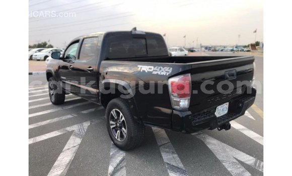 Nunua Imported Toyota Tacoma Nyeusi Gari ndani ya Import - Dubai nchini Bujumbura Nunua Imported Toyota Tacoma Nyeusi Gari ndani ya Import - Dubai nchini Bujumbura