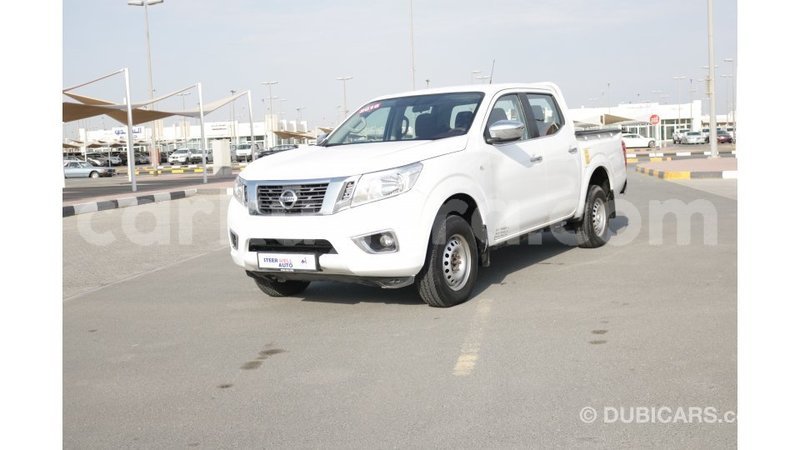 Big with watermark nissan navara bujumbura import dubai 3379