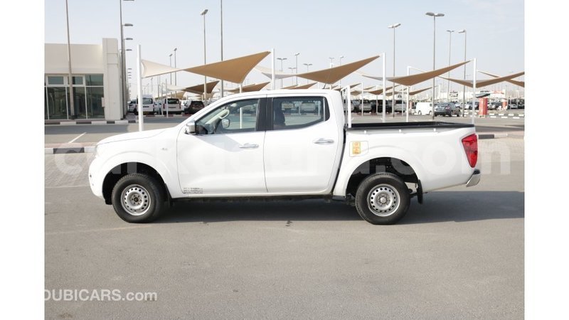 Big with watermark nissan navara bujumbura import dubai 3379