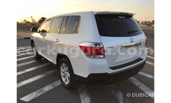 Nunua Imported Toyota Highlander Nyeupe Gari ndani ya Import - Dubai nchini Bujumbura Nunua Imported Toyota Highlander Nyeupe Gari ndani ya Import - Dubai nchini Bujumbura