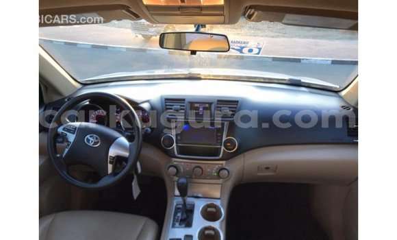 Nunua Imported Toyota Highlander Nyeupe Gari ndani ya Import - Dubai nchini Bujumbura Nunua Imported Toyota Highlander Nyeupe Gari ndani ya Import - Dubai nchini Bujumbura