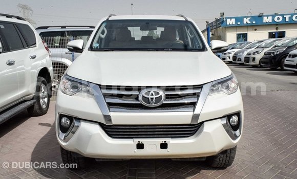 Nunua Imported Toyota Fortuner Nyeupe Gari ndani ya Import - Dubai nchini Bujumbura Nunua Imported Toyota Fortuner Nyeupe Gari ndani ya Import - Dubai nchini Bujumbura