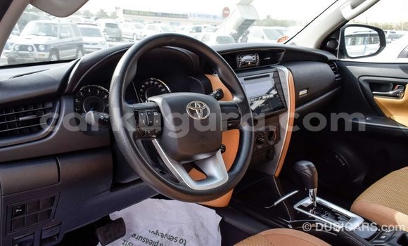Nunua Imported Toyota Fortuner Nyeupe Gari ndani ya Import - Dubai nchini Bujumbura Nunua Imported Toyota Fortuner Nyeupe Gari ndani ya Import - Dubai nchini Bujumbura
