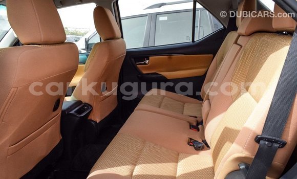 Nunua Imported Toyota Fortuner Nyeupe Gari ndani ya Import - Dubai nchini Bujumbura Nunua Imported Toyota Fortuner Nyeupe Gari ndani ya Import - Dubai nchini Bujumbura