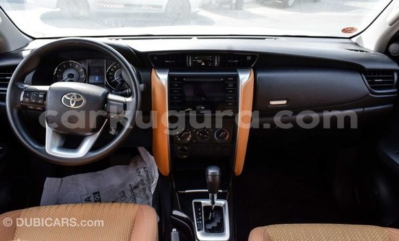 Nunua Imported Toyota Fortuner Nyeupe Gari ndani ya Import - Dubai nchini Bujumbura Nunua Imported Toyota Fortuner Nyeupe Gari ndani ya Import - Dubai nchini Bujumbura