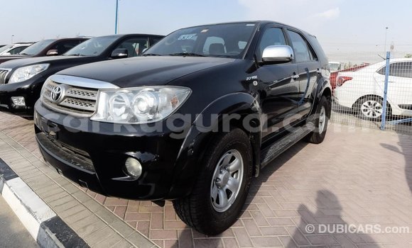 Acheter Import Voiture Toyota Fortuner Noir à Import - Dubai, Bujumbura Acheter Import Voiture Toyota Fortuner Noir à Import - Dubai, Bujumbura