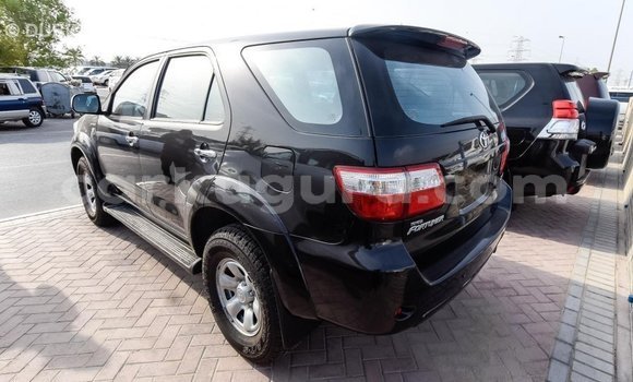 Acheter Import Voiture Toyota Fortuner Noir à Import - Dubai, Bujumbura Acheter Import Voiture Toyota Fortuner Noir à Import - Dubai, Bujumbura