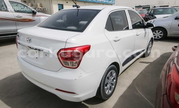 Acheter Import Voiture Hyundai i10 Blanc à Import - Dubai, Bujumbura Acheter Import Voiture Hyundai i10 Blanc à Import - Dubai, Bujumbura