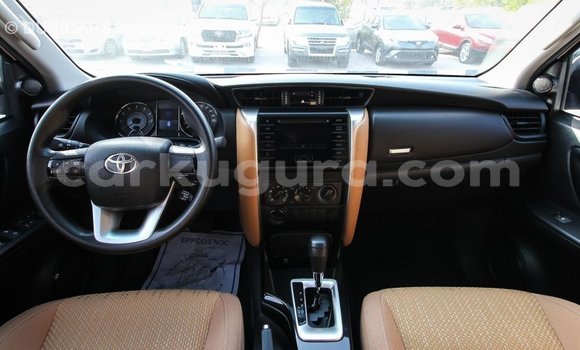 Nunua Imported Toyota Fortuner Nyeupe Gari ndani ya Import - Dubai nchini Bujumbura Nunua Imported Toyota Fortuner Nyeupe Gari ndani ya Import - Dubai nchini Bujumbura
