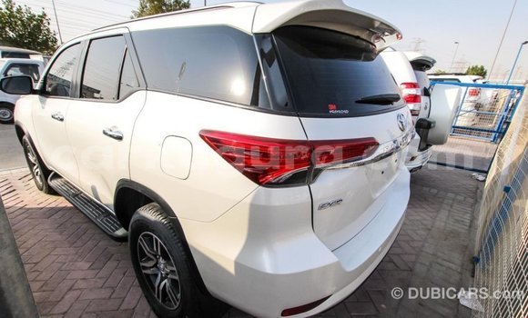Nunua Imported Toyota Fortuner Nyeupe Gari ndani ya Import - Dubai nchini Bujumbura Nunua Imported Toyota Fortuner Nyeupe Gari ndani ya Import - Dubai nchini Bujumbura