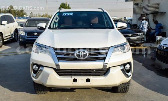 Nunua Imported Toyota Fortuner Nyeupe Gari ndani ya Import - Dubai nchini Bujumbura Nunua Imported Toyota Fortuner Nyeupe Gari ndani ya Import - Dubai nchini Bujumbura
