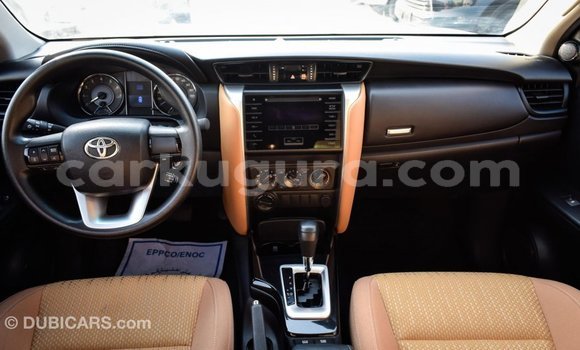 Nunua Imported Toyota Fortuner Nyeupe Gari ndani ya Import - Dubai nchini Bujumbura Nunua Imported Toyota Fortuner Nyeupe Gari ndani ya Import - Dubai nchini Bujumbura