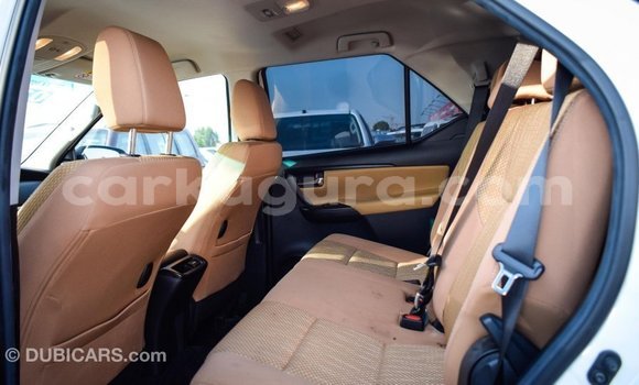 Nunua Imported Toyota Fortuner Nyeupe Gari ndani ya Import - Dubai nchini Bujumbura Nunua Imported Toyota Fortuner Nyeupe Gari ndani ya Import - Dubai nchini Bujumbura