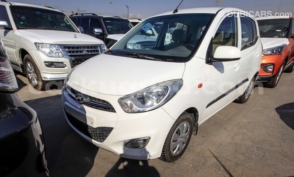 Nunua Imported Hyundai i10 Nyeupe Gari ndani ya Import - Dubai nchini Bujumbura Nunua Imported Hyundai i10 Nyeupe Gari ndani ya Import - Dubai nchini Bujumbura