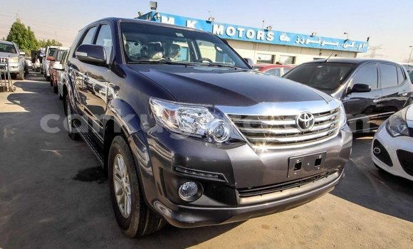 Acheter Import Voiture Toyota Fortuner Autre à Import - Dubai, Bujumbura Acheter Import Voiture Toyota Fortuner Autre à Import - Dubai, Bujumbura