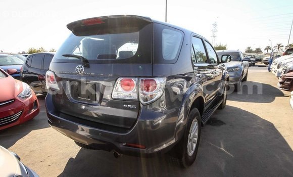 Acheter Import Voiture Toyota Fortuner Autre à Import - Dubai, Bujumbura Acheter Import Voiture Toyota Fortuner Autre à Import - Dubai, Bujumbura