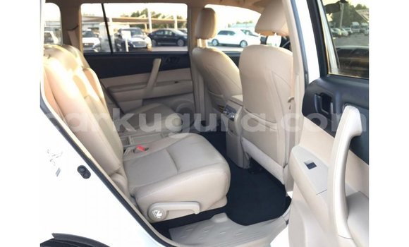 Nunua Imported Toyota Highlander Nyeupe Gari ndani ya Import - Dubai nchini Bujumbura Nunua Imported Toyota Highlander Nyeupe Gari ndani ya Import - Dubai nchini Bujumbura