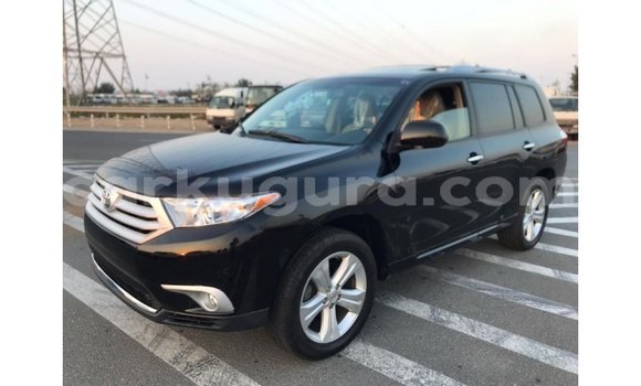 Nunua Imported Toyota Highlander Nyeusi Gari ndani ya Import - Dubai nchini Bujumbura Nunua Imported Toyota Highlander Nyeusi Gari ndani ya Import - Dubai nchini Bujumbura
