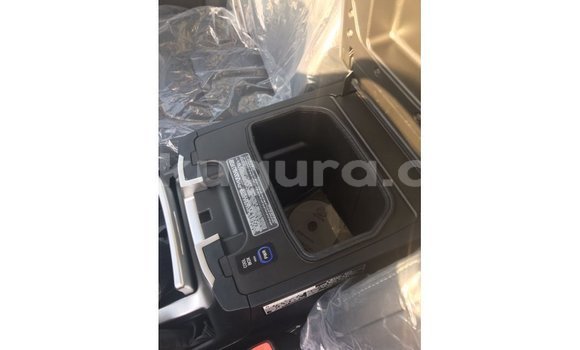 Acheter Import Voiture Toyota Land Cruiser Noir à Import - Dubai, Bujumbura Acheter Import Voiture Toyota Land Cruiser Noir à Import - Dubai, Bujumbura