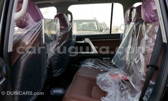 Acheter Import Voiture Toyota Land Cruiser Noir à Import - Dubai, Bujumbura Acheter Import Voiture Toyota Land Cruiser Noir à Import - Dubai, Bujumbura