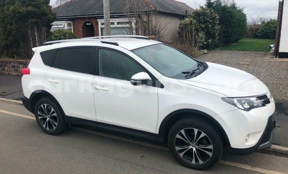 Buy Used Toyota RAV4 White Car in Bujumbura in Bujumbura Buy Used Toyota RAV4 White Car in Bujumbura in Bujumbura