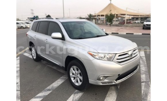 Nunua Imported Toyota Highlander Nyingine Gari ndani ya Import - Dubai nchini Bujumbura Nunua Imported Toyota Highlander Nyingine Gari ndani ya Import - Dubai nchini Bujumbura