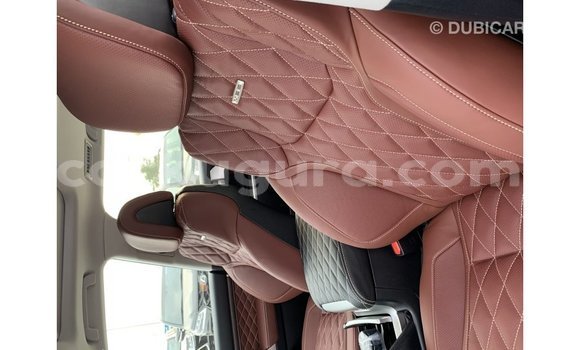 Nunua Imported Toyota Land Cruiser Nyeusi Gari ndani ya Import - Dubai nchini Bujumbura Nunua Imported Toyota Land Cruiser Nyeusi Gari ndani ya Import - Dubai nchini Bujumbura