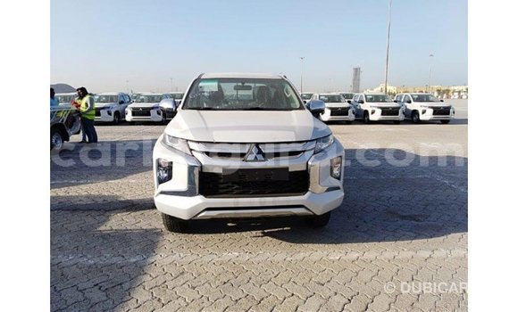 Acheter Import Voiture Mitsubishi L200 Blanc à Import - Dubai, Bujumbura Acheter Import Voiture Mitsubishi L200 Blanc à Import - Dubai, Bujumbura