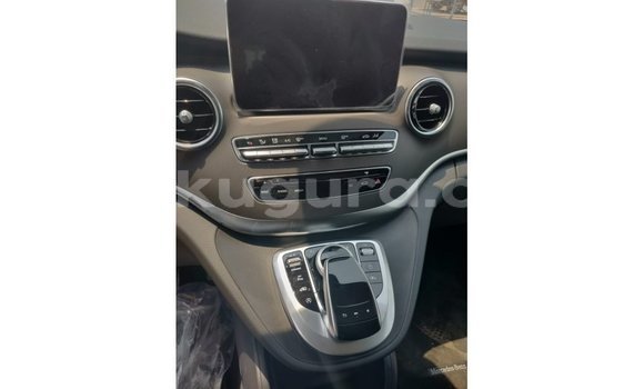 Acheter Import Voiture Mercedes-Benz 250 Noir à Import - Dubai, Bujumbura Acheter Import Voiture Mercedes-Benz 250 Noir à Import - Dubai, Bujumbura