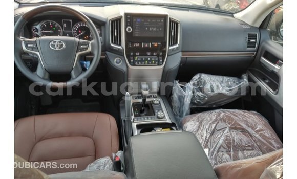 Nunua Imported Toyota Land Cruiser Nyeupe Gari ndani ya Import - Dubai nchini Bujumbura Nunua Imported Toyota Land Cruiser Nyeupe Gari ndani ya Import - Dubai nchini Bujumbura