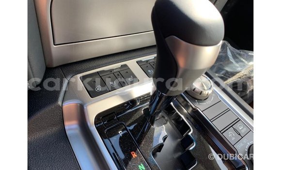 Nunua Imported Toyota Land Cruiser Nyeupe Gari ndani ya Import - Dubai nchini Bujumbura Nunua Imported Toyota Land Cruiser Nyeupe Gari ndani ya Import - Dubai nchini Bujumbura
