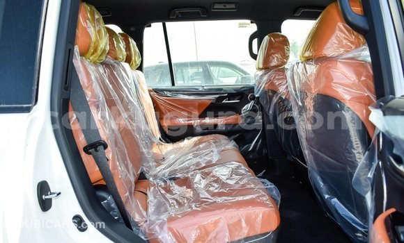 Nunua Imported Lexus LX Nyeupe Gari ndani ya Import - Dubai nchini Bujumbura Nunua Imported Lexus LX Nyeupe Gari ndani ya Import - Dubai nchini Bujumbura