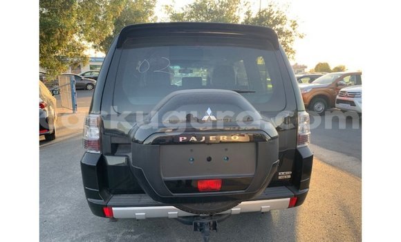 Nunua Imported Mitsubishi Pajero Nyeusi Gari ndani ya Import - Dubai nchini Bujumbura Nunua Imported Mitsubishi Pajero Nyeusi Gari ndani ya Import - Dubai nchini Bujumbura