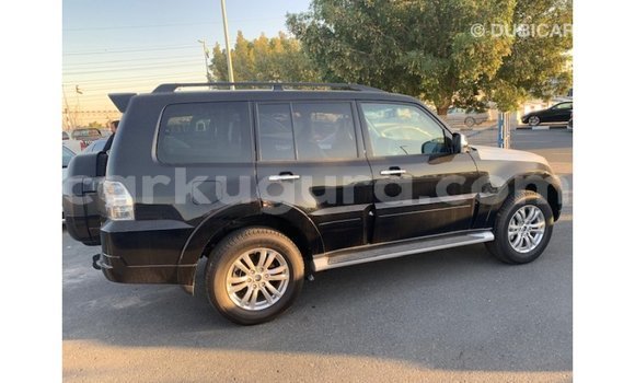 Nunua Imported Mitsubishi Pajero Nyeusi Gari ndani ya Import - Dubai nchini Bujumbura Nunua Imported Mitsubishi Pajero Nyeusi Gari ndani ya Import - Dubai nchini Bujumbura