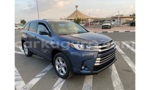 Acheter Import Voiture Toyota Highlander Bleu à Import - Dubai, Bujumbura Acheter Import Voiture Toyota Highlander Bleu à Import - Dubai, Bujumbura