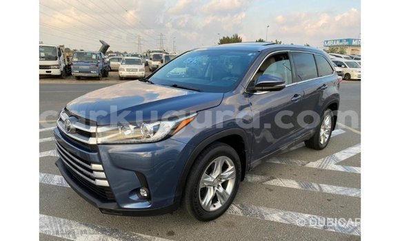 Acheter Import Voiture Toyota Highlander Bleu à Import - Dubai, Bujumbura Acheter Import Voiture Toyota Highlander Bleu à Import - Dubai, Bujumbura
