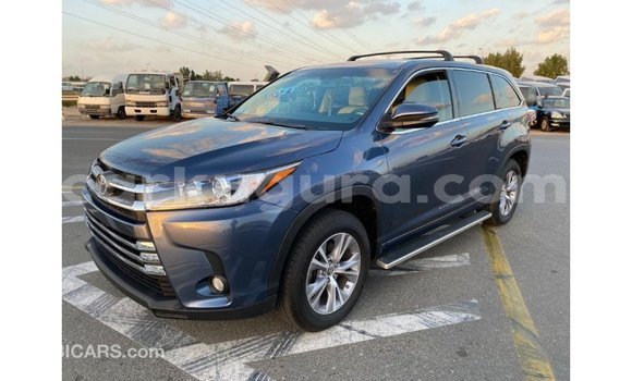 Nunua Imported Toyota Highlander Bluu Gari ndani ya Import - Dubai nchini Bujumbura Nunua Imported Toyota Highlander Bluu Gari ndani ya Import - Dubai nchini Bujumbura