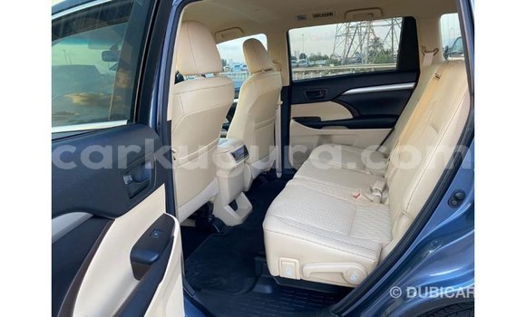 Nunua Imported Toyota Highlander Bluu Gari ndani ya Import - Dubai nchini Bujumbura Nunua Imported Toyota Highlander Bluu Gari ndani ya Import - Dubai nchini Bujumbura