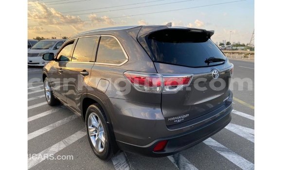 Nunua Imported Toyota Highlander Nyingine Gari ndani ya Import - Dubai nchini Bujumbura Nunua Imported Toyota Highlander Nyingine Gari ndani ya Import - Dubai nchini Bujumbura