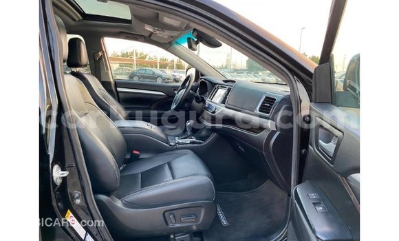 Nunua Imported Toyota Highlander Nyingine Gari ndani ya Import - Dubai nchini Bujumbura Nunua Imported Toyota Highlander Nyingine Gari ndani ya Import - Dubai nchini Bujumbura