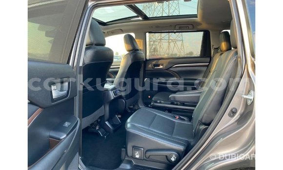 Nunua Imported Toyota Highlander Nyingine Gari ndani ya Import - Dubai nchini Bujumbura Nunua Imported Toyota Highlander Nyingine Gari ndani ya Import - Dubai nchini Bujumbura