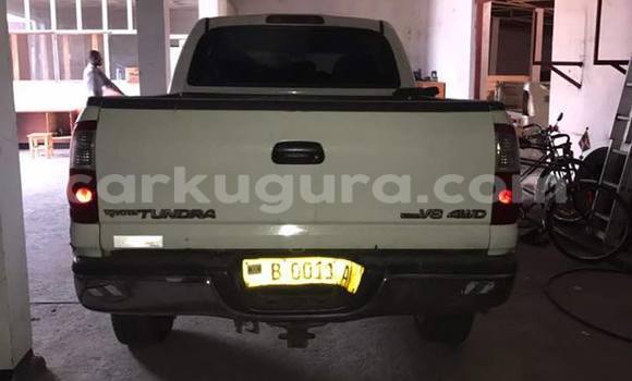 Acheter Occasion Voiture Toyota Tundra Blanc à Mairie, Bujumbura Acheter Occasion Voiture Toyota Tundra Blanc à Mairie, Bujumbura