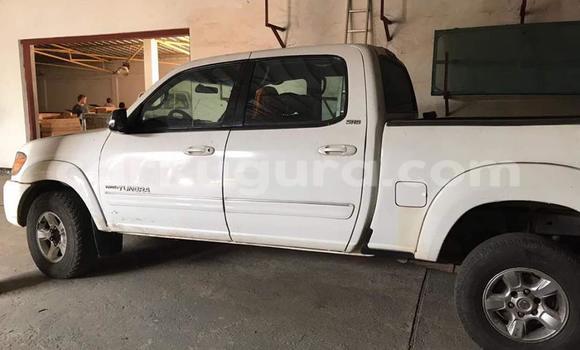 Acheter Occasion Voiture Toyota Tundra Blanc à Mairie, Bujumbura Acheter Occasion Voiture Toyota Tundra Blanc à Mairie, Bujumbura