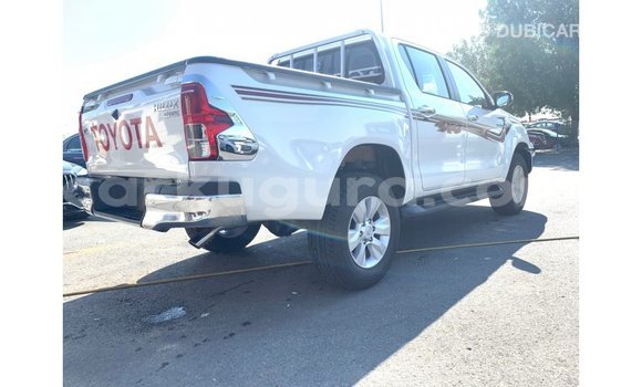 Nunua Imported Toyota Hilux Nyeupe Gari ndani ya Import - Dubai nchini Bujumbura Nunua Imported Toyota Hilux Nyeupe Gari ndani ya Import - Dubai nchini Bujumbura