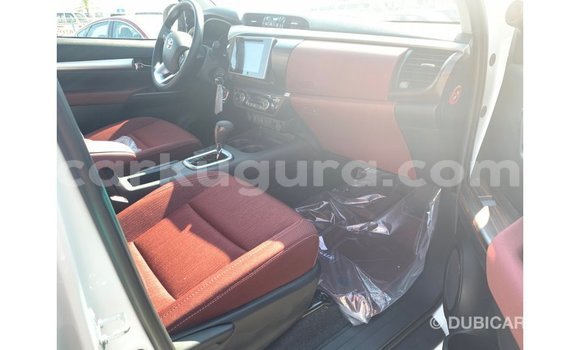 Nunua Imported Toyota Hilux Nyeupe Gari ndani ya Import - Dubai nchini Bujumbura Nunua Imported Toyota Hilux Nyeupe Gari ndani ya Import - Dubai nchini Bujumbura